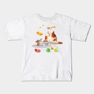 Cat sharing foods with mouse Kids T-Shirt